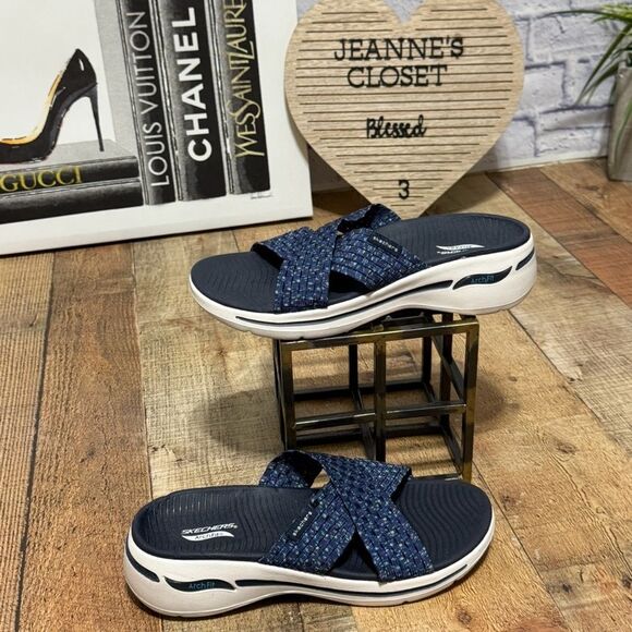 Skechers GO WALK ARCH FIT SANDAL size 9 - Picture 1 of 12